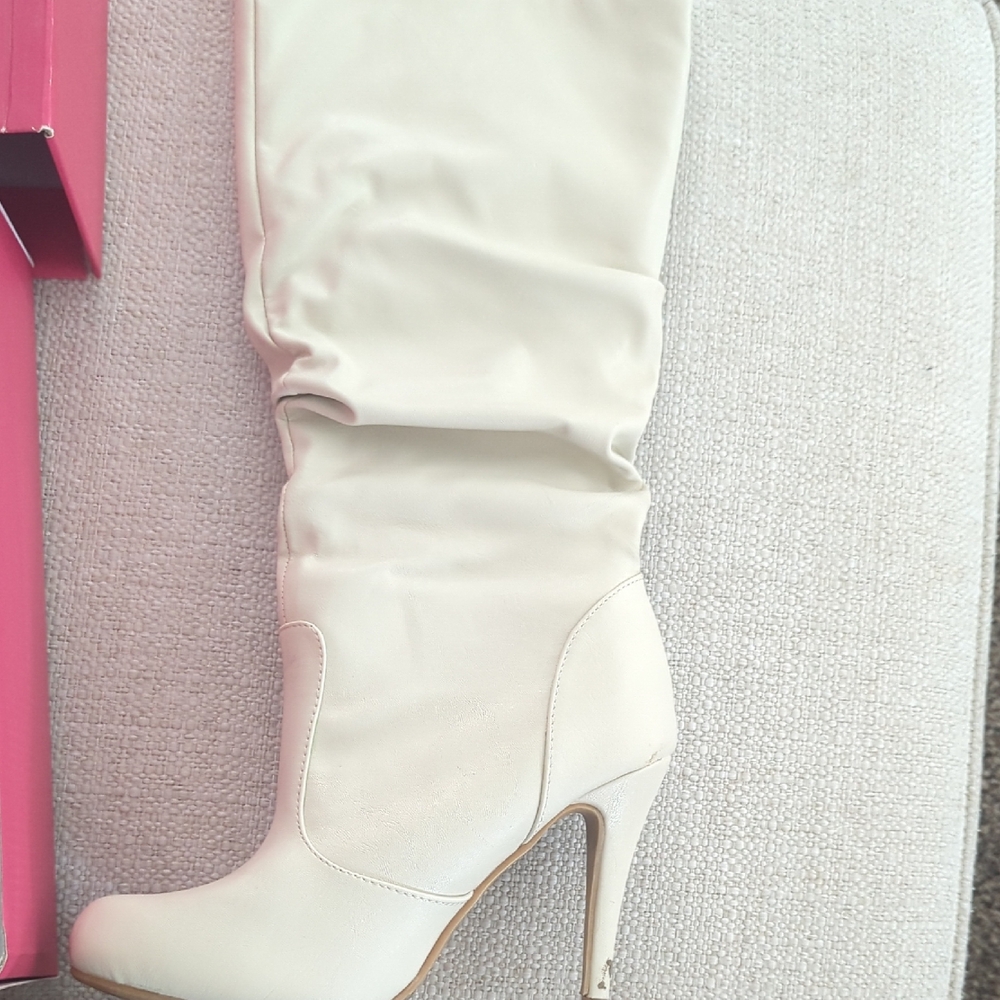 Shoe Dazzle Cream Knee-High Stiletto Boot